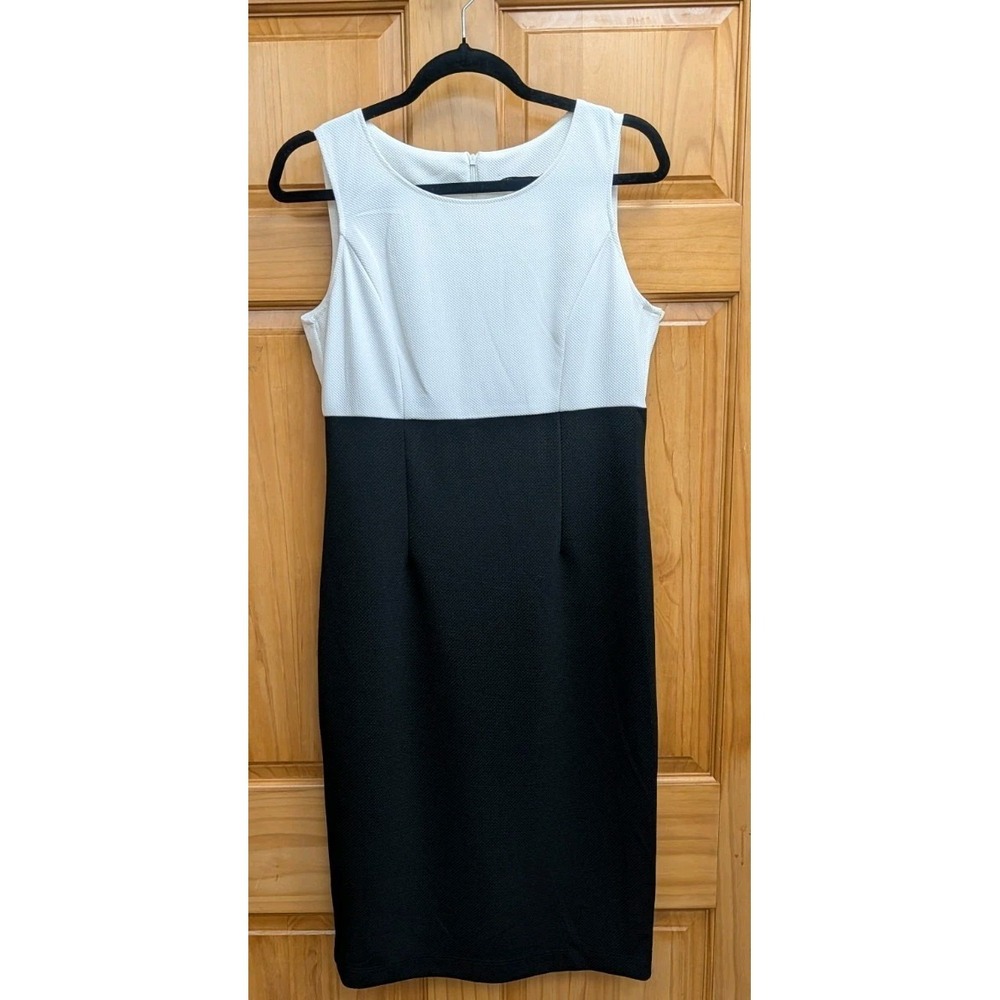 Ryan Michelle Women's Size 8 Dress White Black Sleeveless Back Zip Sheath